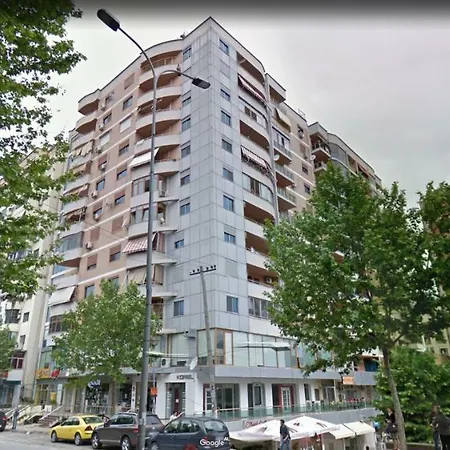Apartment Spacious - Entire In